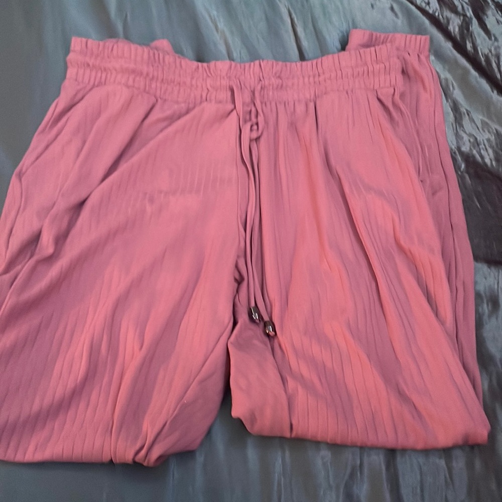 Hot kiss pink pants
